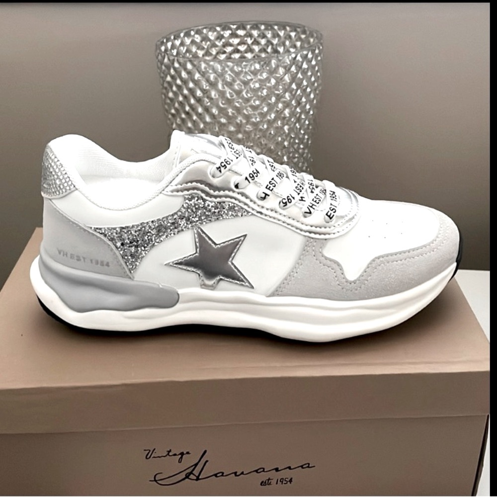 Vintage Havana Run Shoe White Gray Silver Glitter w/ Star Fashion Sneaker Sz 8